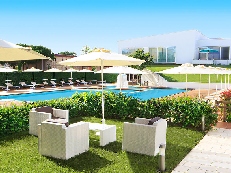 Domino Suite Hotel in Lido di Jesolo, Venedig Außenaufnahme