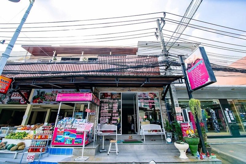 Marine Inn and Wanna House in Patong, Phuket (Thailand) Terrasse