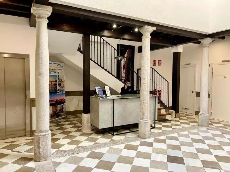 Apartamentos Puerta Elvira Suites 3000 in Granada, Malaga Lounge/Empfang