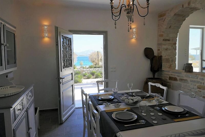 Afroditi Studios in Logaras, Mykonos Restaurant