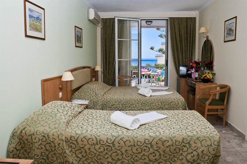 Tolon Holidays Hotel in Tolo, Araxos (Pelepones) Wohnbeispiel