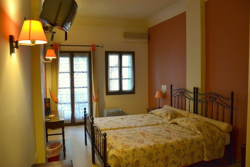Zephyros Hotel in Kamari, Santorini Wohnbeispiel