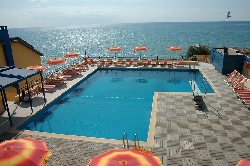 Grand Hotel Dei Cesari Depandance in Anzio, Rom-Fiumicino Pool