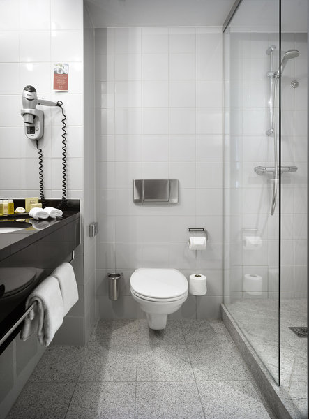 Miiro Templeton Garden in London, London-Heathrow Badezimmer