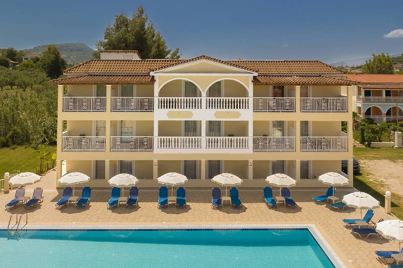 Manousis Aparthotel in Zakynthos (Stadt), Zakynthos Pool
