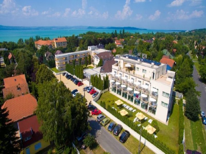 Hotel Ket Korona Konferenz und Wellness in Balatonszarszo, Budapest (HU) Außenaufnahme