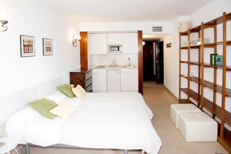 Apartamentos Chinasol - Apal Chinasol in Almuñécar, Malaga Wohnbeispiel