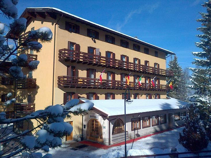 Hotel Des Alpes in Folgaria, Venedig Außenaufnahme