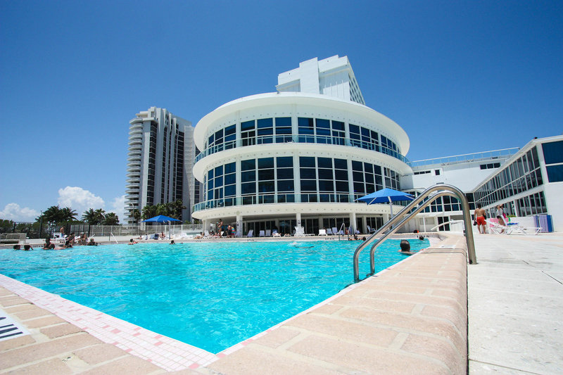 Design Suites at Castle Beach in Miami Beach, Miami, Florida Pool