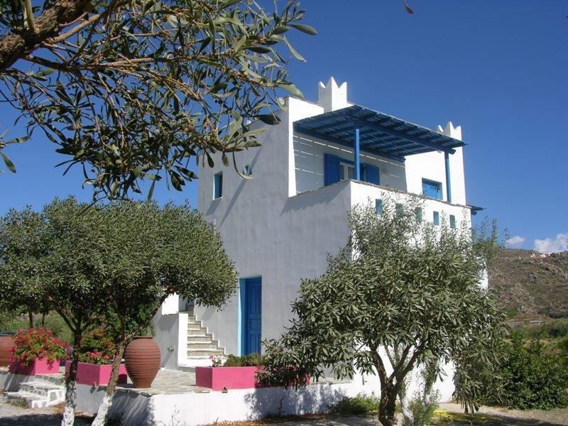 Helios Beach Studios in Plaka, Santorini Außenaufnahme