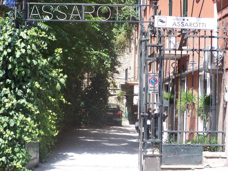 Assarotti in Genua, Nizza Außenaufnahme