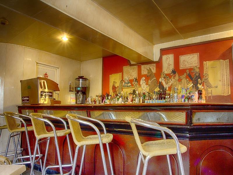 Bar