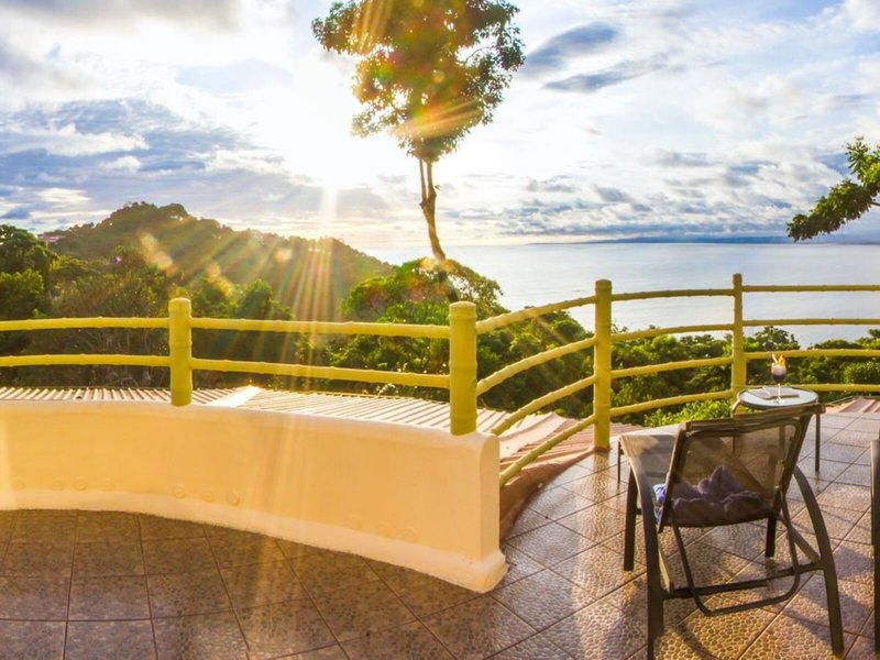 Issimo Suites Boutique Hotel & Spa in Nationalpark Manuel Antonio, Liberia Außenaufnahme