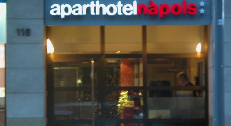 Nàpols in Barcelona, Barcelona Außenaufnahme
