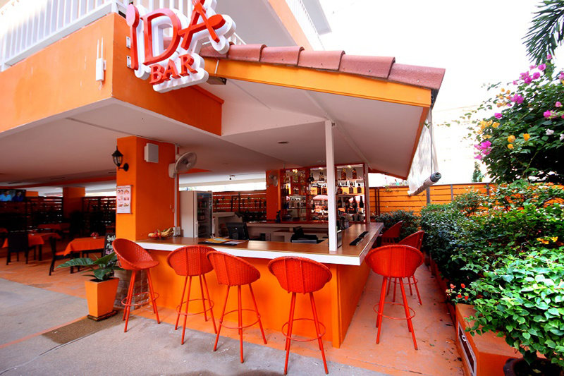 Bar