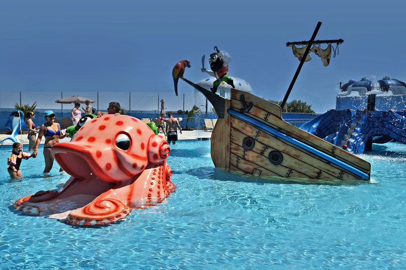 Kastalia Suites & Village Saint Nikolas in Kamisiana, Heraklion (Kreta) Pool