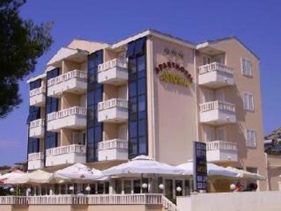 Aparthotel Astoria in Seget Vranjica, Split (Kroatien) Außenaufnahme