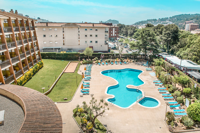 Apart-hotel GHT Tossa Park in Tossa de Mar, Barcelona Außenaufnahme