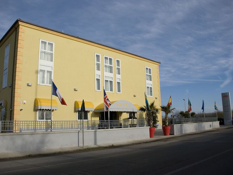 La Isla Resort in Pontecagnano Faiano, Neapel Außenaufnahme