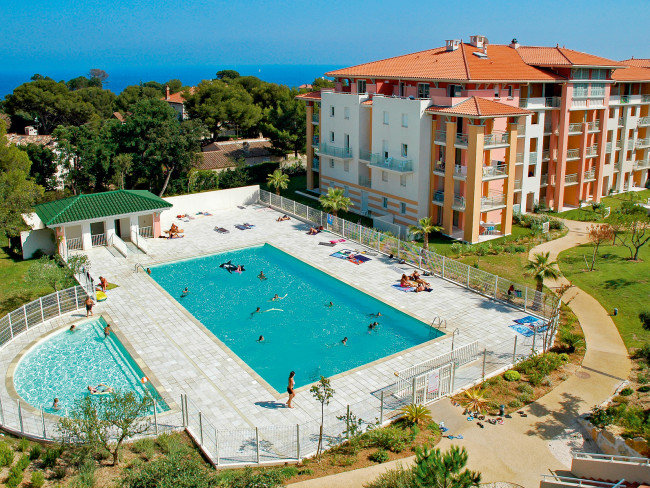 Résidence Les Calanques Du Parc in Saint-Aygulf, Nizza Pool