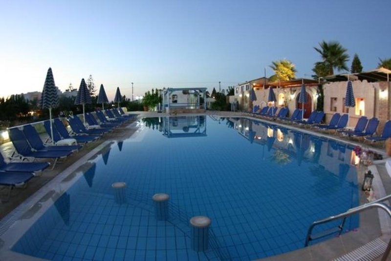 Hotel Golden Bay in Malia, Heraklion (Kreta) Pool