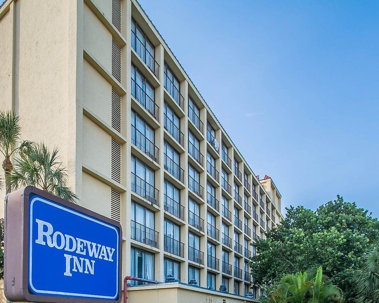 Rodeway Inn Miami (ex: Holidays Golden Glades North Miami) in Miami Beach, Miami, Florida Außenaufnahme