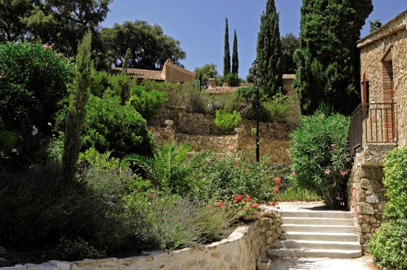 Les Villages Clubs du Soleil - Le Reverdi in Plan de la Tour, Nizza Garten