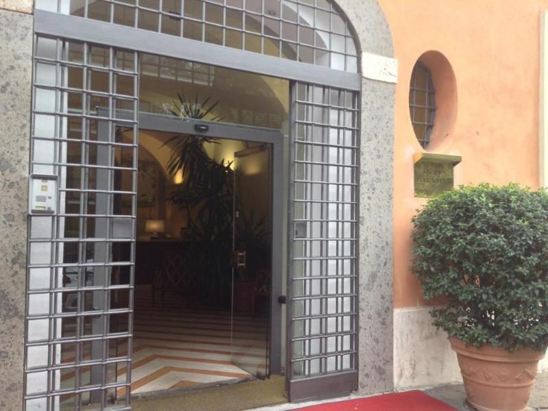 Domus Aventina in Rom, Rom-Fiumicino Außenaufnahme