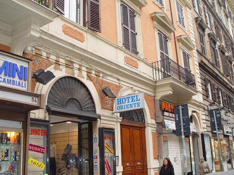 Oriente in Rom, Rom-Fiumicino Außenaufnahme