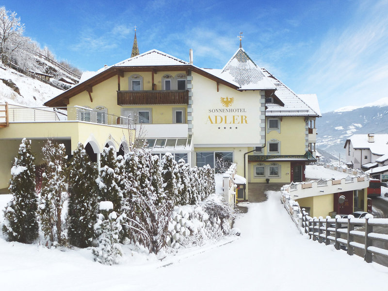 Sonnenhotel Adler in Villanders, Venedig Außenaufnahme