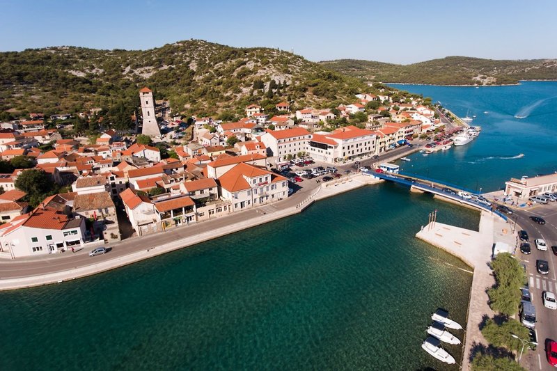 Borovnik in Tisno, Zadar (Kroatien) Strand