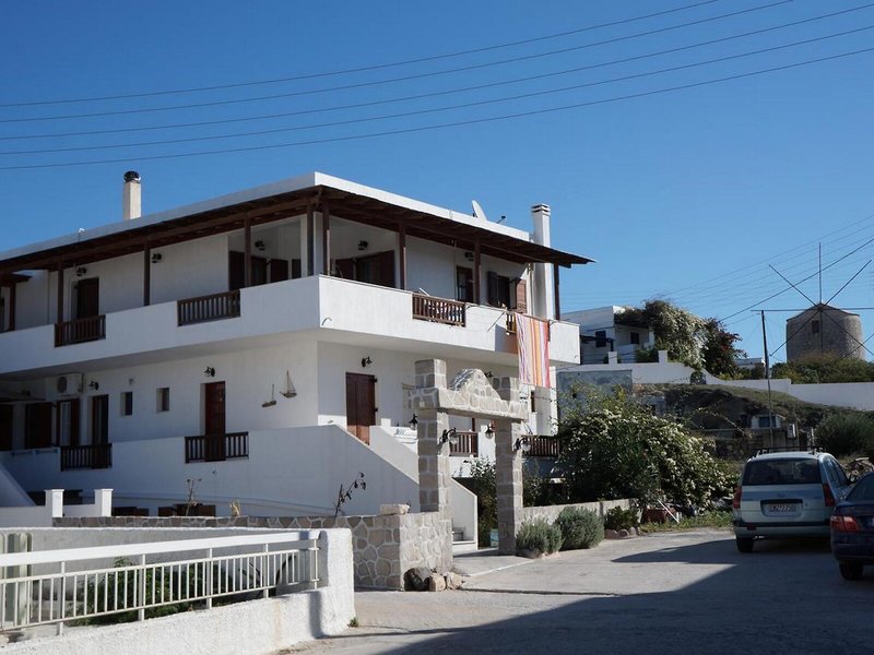 Anerousses in Adamas, Santorini Außenaufnahme