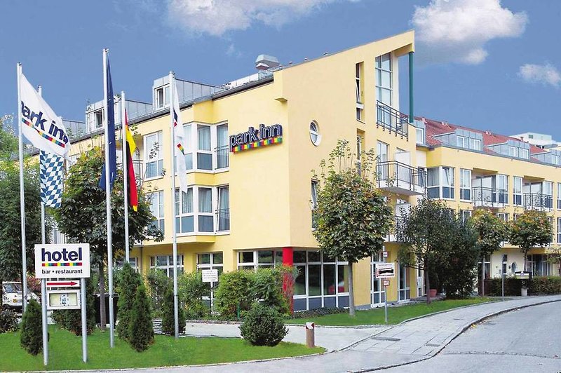 Park Inn in München, München (DE) Außenaufnahme