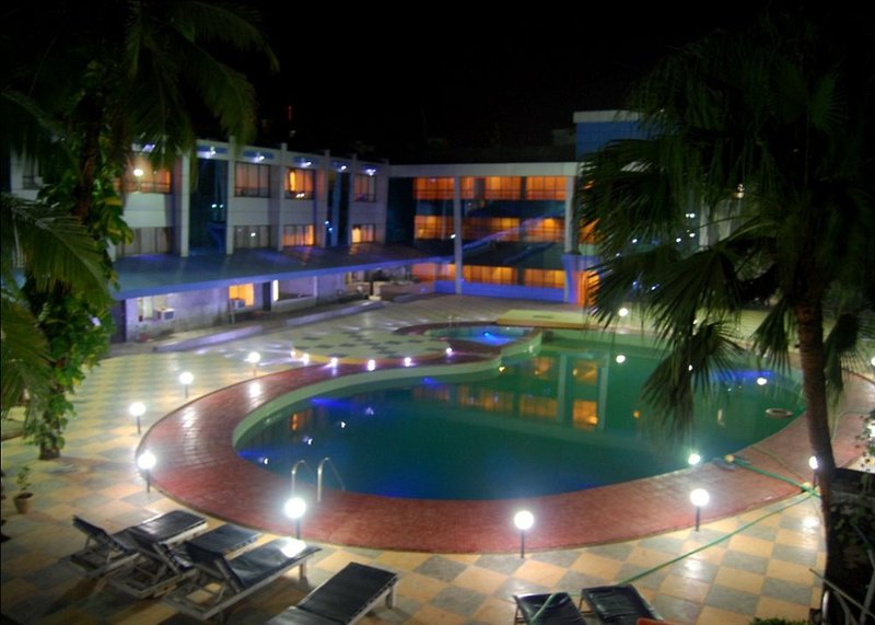 Silver Sands Beach Resort in Colva Beach, Goa (Indien) Pool