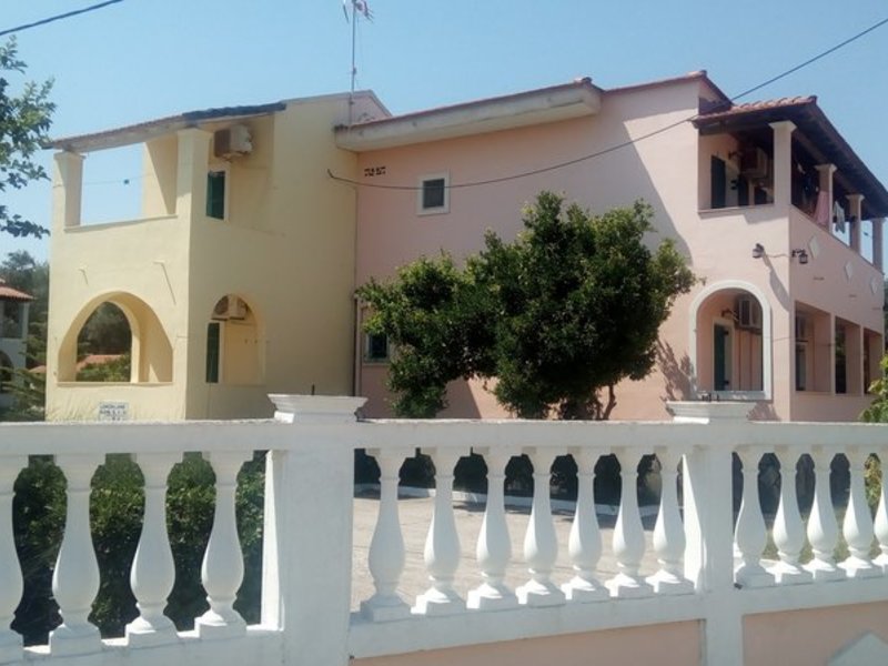 Sunrise Apartments in Agios Petros, Korfu Außenaufnahme