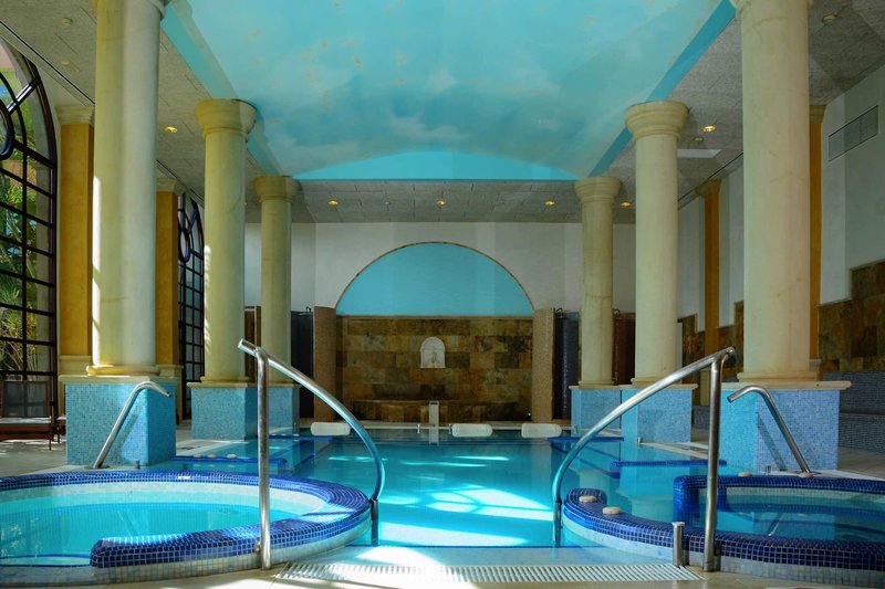 Hallenbad