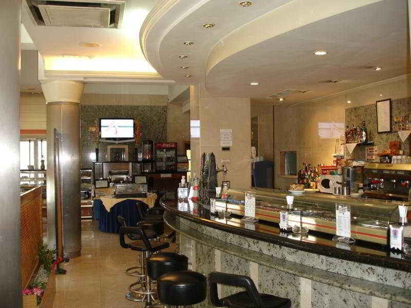 Avenida de España in Fuenlabrada, Madrid Bar
