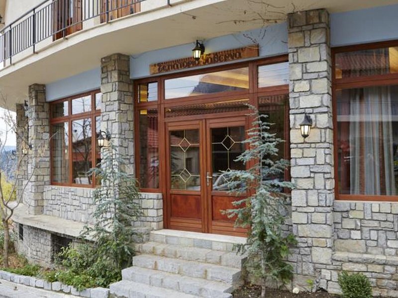 To Balcony Tis Agorianis in Parnassos, Athen Außenaufnahme