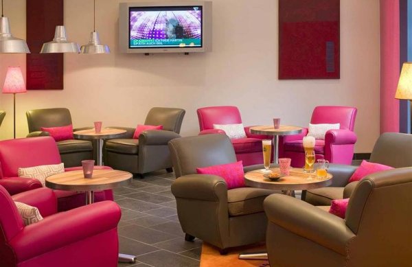 Novotel Suites Muenchen Parkstadt Schwabing in München, M�nchen (DE) Bar