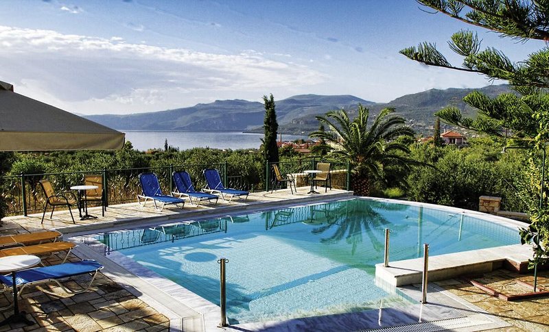 Palataki in Kardamili, Kalamata Pool