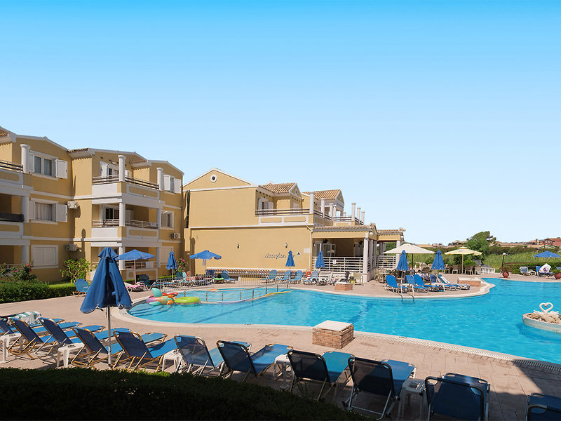 Paradise Hotel Apartments in Sidari, Korfu Pool