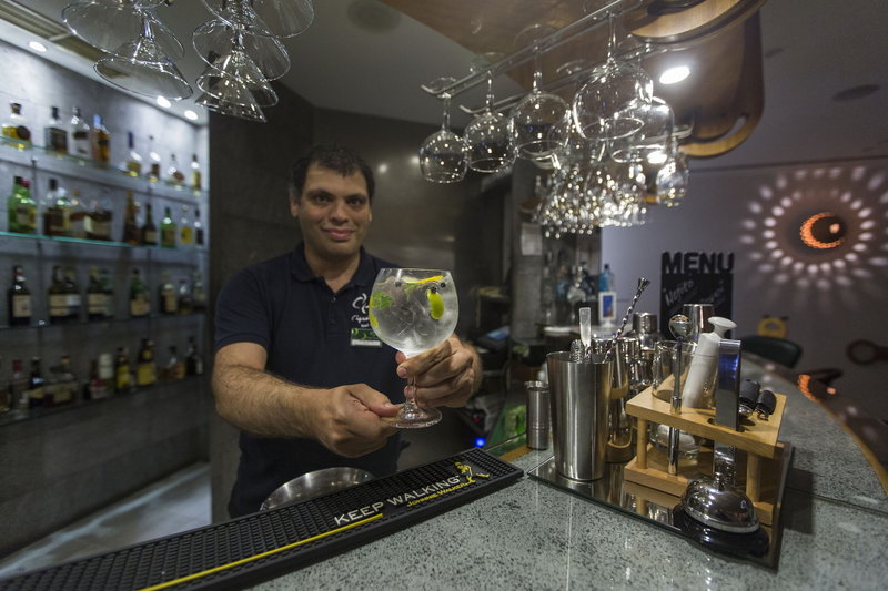 Bar