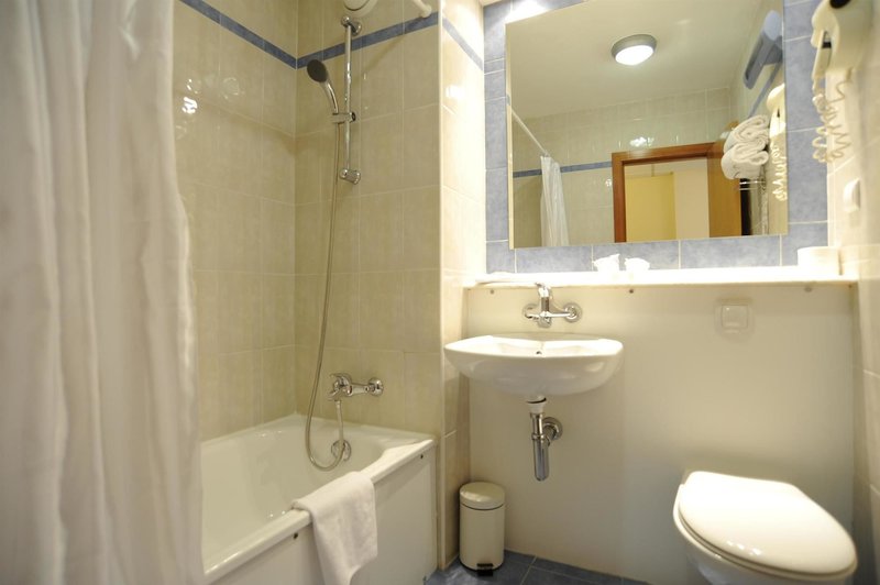 Campanile Elche in Elche, Alicante Badezimmer