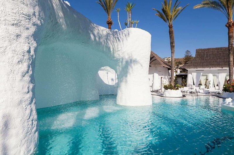 Albayzin del Mar in Almuñécar, Malaga Pool