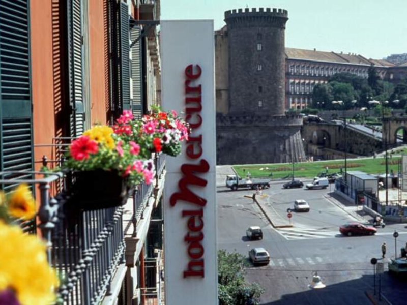 Mercure Napoli Centro Angioino in Neapel, Neapel Außenaufnahme