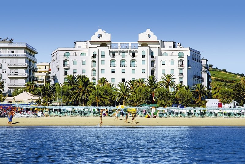 Excelsior Grand in San Benedetto del Tronto, Ancona (Italien) Außenaufnahme