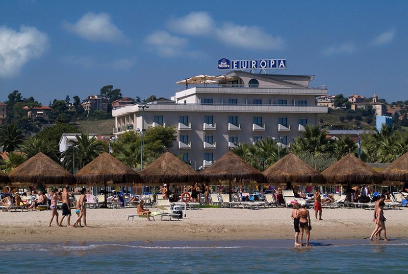 Hotiday Hotel Giulianova in Giulianova, Bologna Außenaufnahme