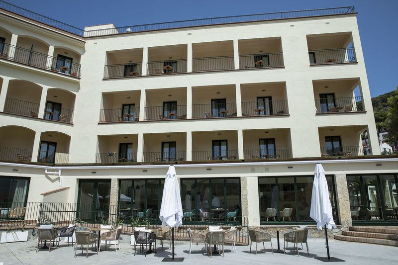 Evenia Coral Boutique in L'Estartit, Barcelona Bar