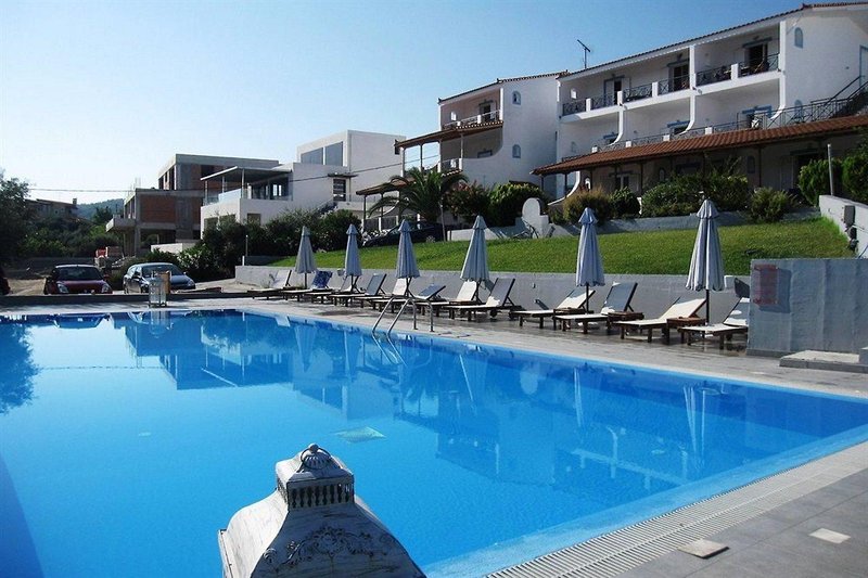 Altamar Hotel in Pefki, Athen Pool
