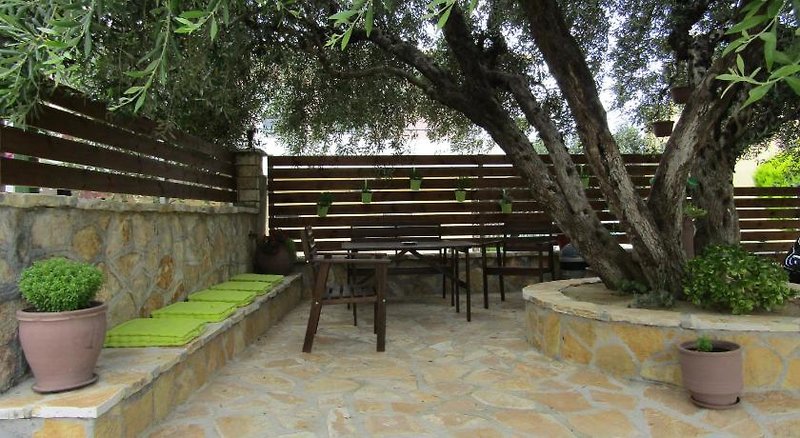 Filanthi in Vrachos, Preveza (Epiros/Lefkas) Garten